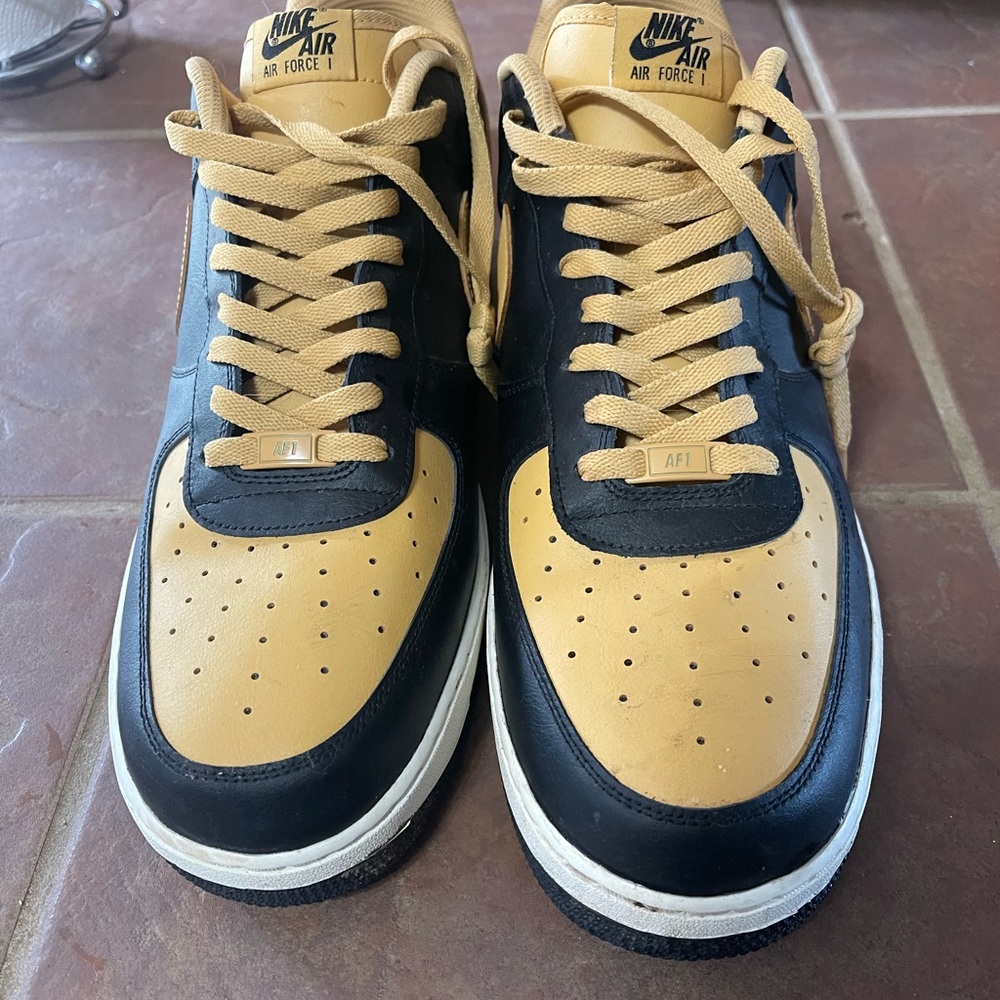Nike Black and Tan Sneakers Classic Air Force 1